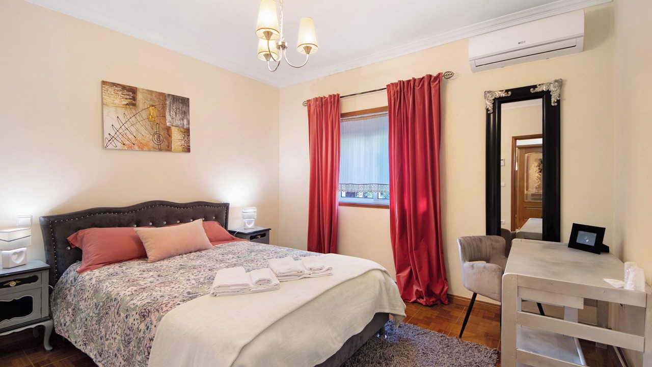 Photo of Bedroom in Rates