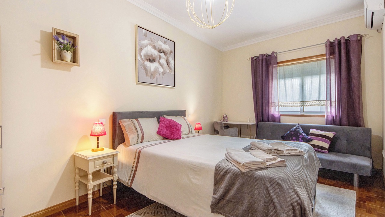 Photo of Bedroom in Rates