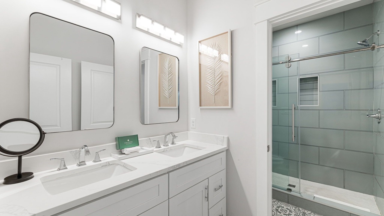 Photo of Bathroom in Treetop