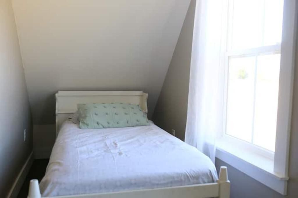 Photo of Bedroom in Lovettsville