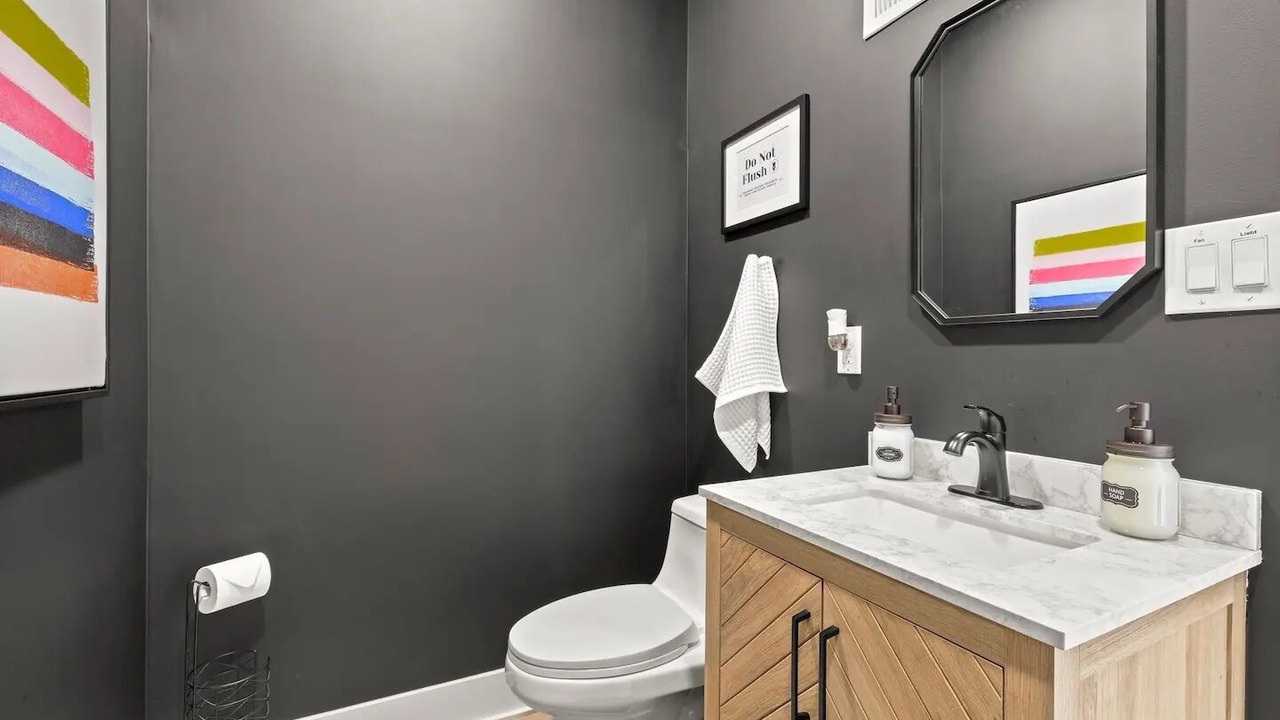 Photo of Bathroom in Seminary Hill
