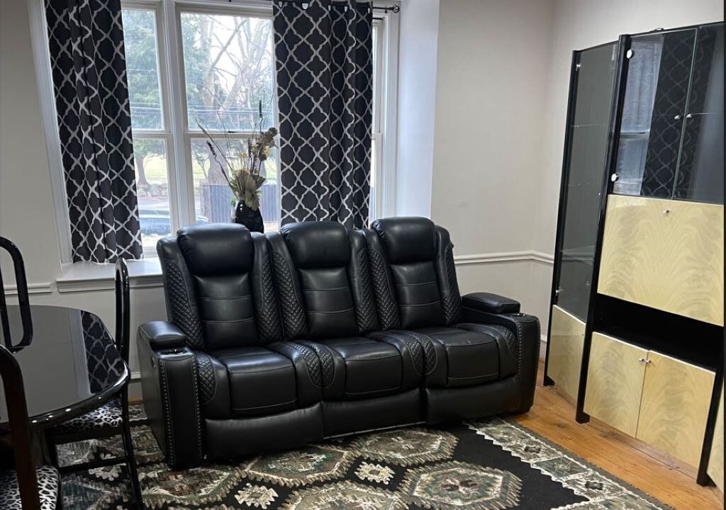 Photo of Livingroom in Elkins Park
