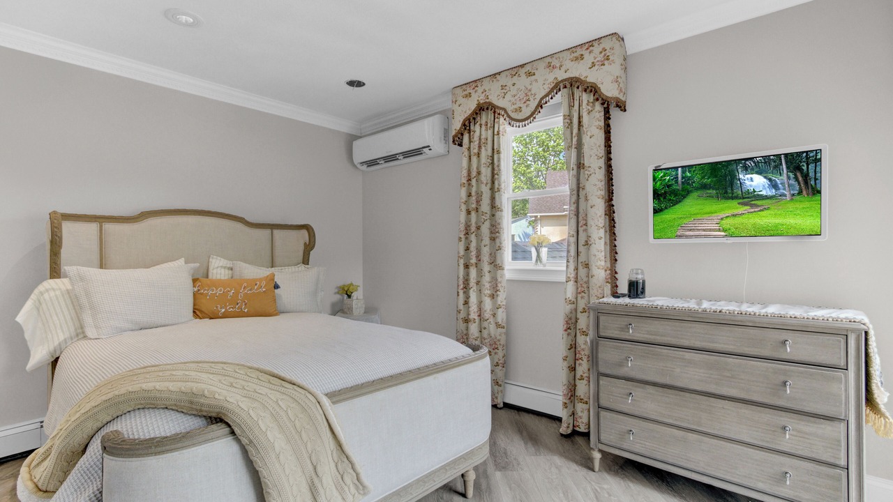 Photo of Bedroom in Oakdale