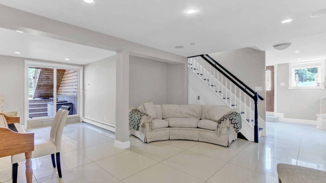 Photo of Livingroom in Oakdale