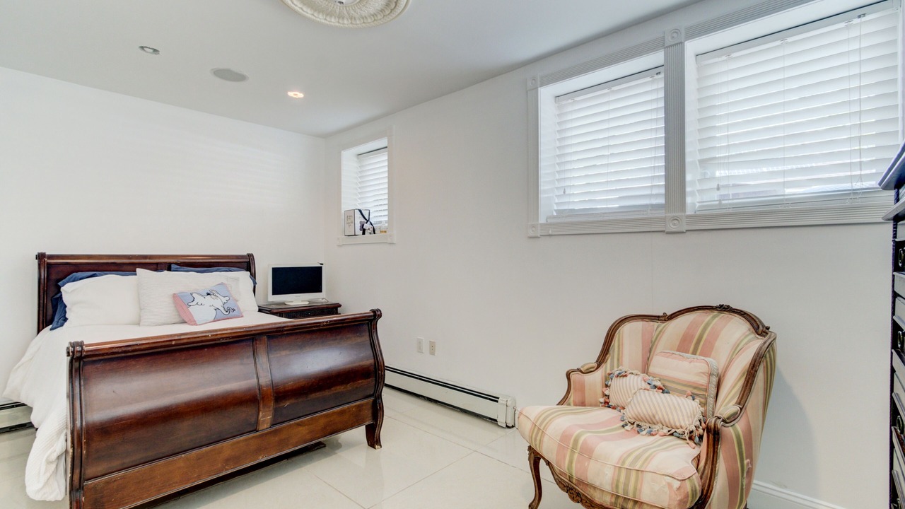 Photo of Bedroom in Oakdale