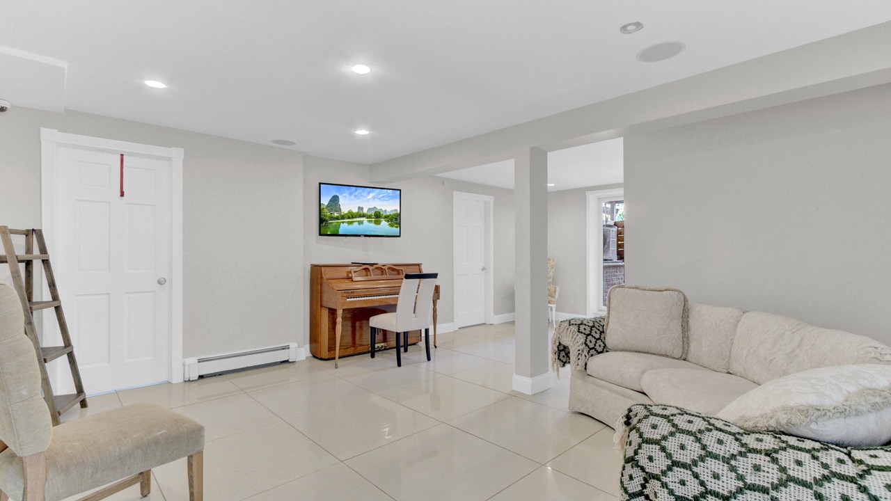Photo of Livingroom in Oakdale