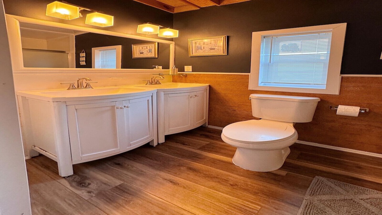 Photo of Bathroom in Union City