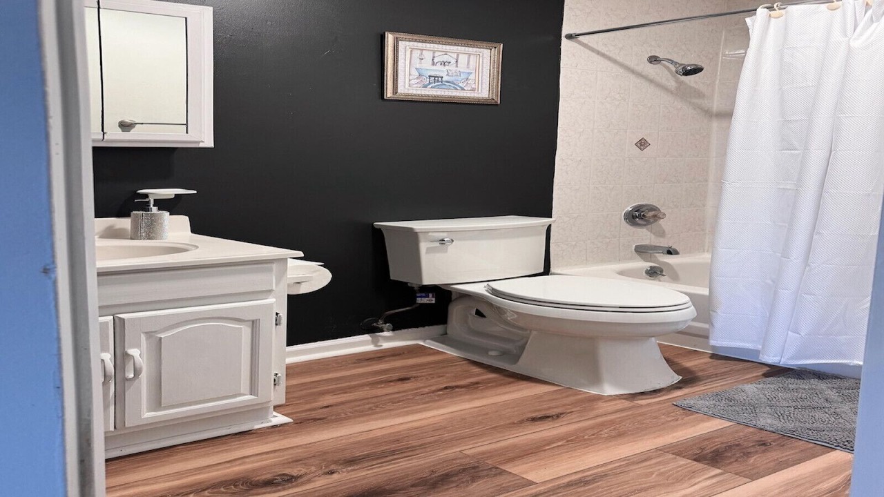Photo of Bathroom in Union City