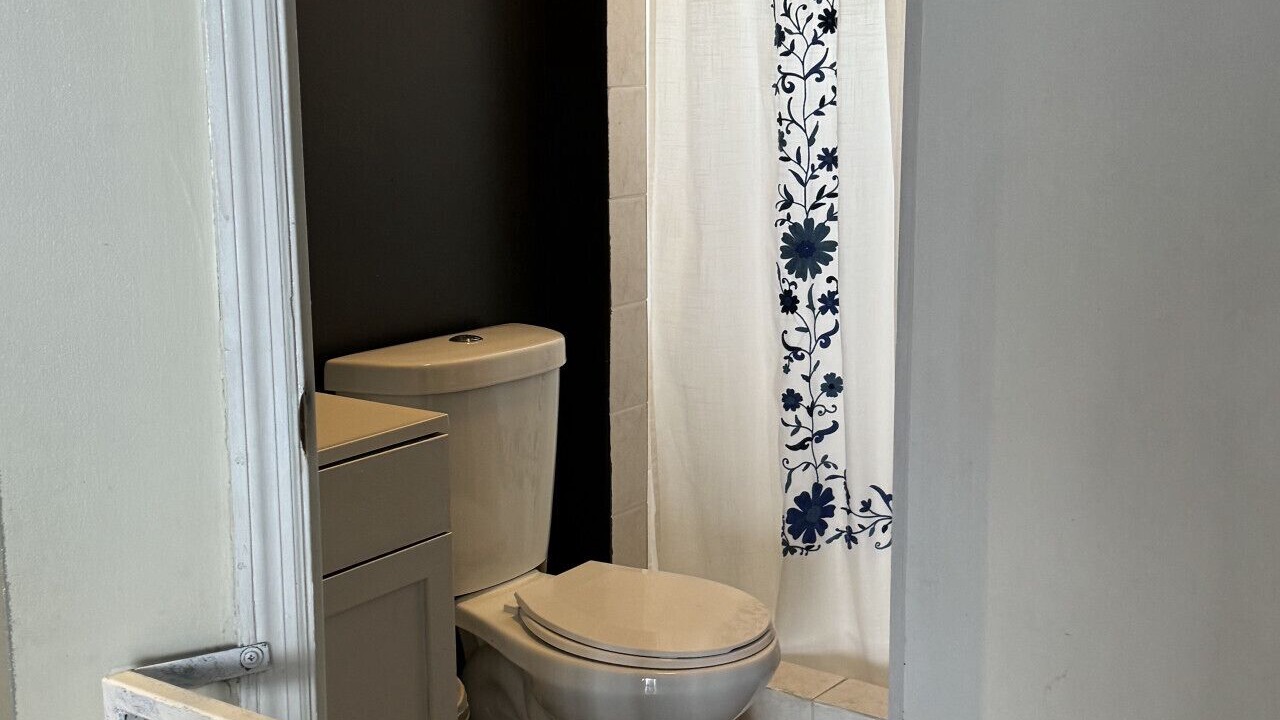 Photo of Bathroom in Union City
