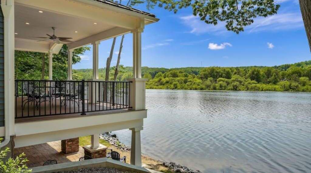 Photo of Patio Balcony in Lily Dale