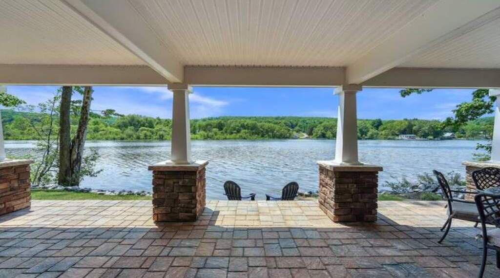 Photo of Patio Balcony in Lily Dale