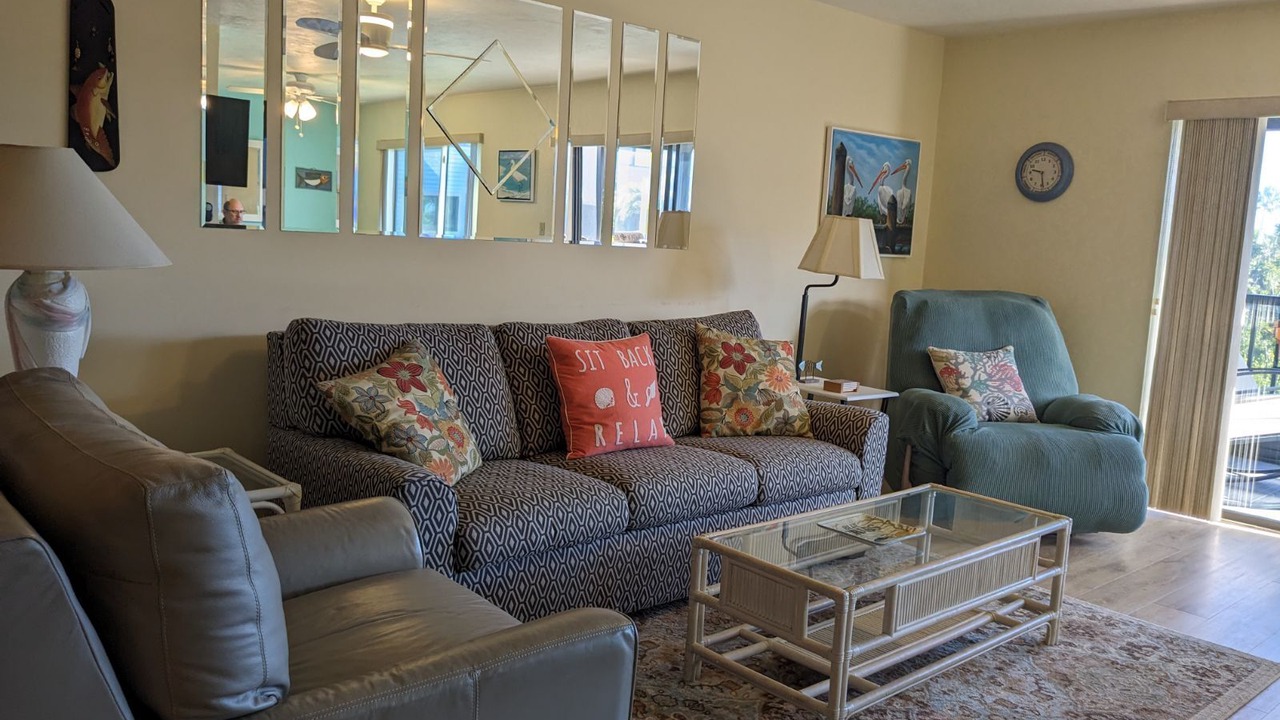 Photo of Livingroom in Pine Island Center