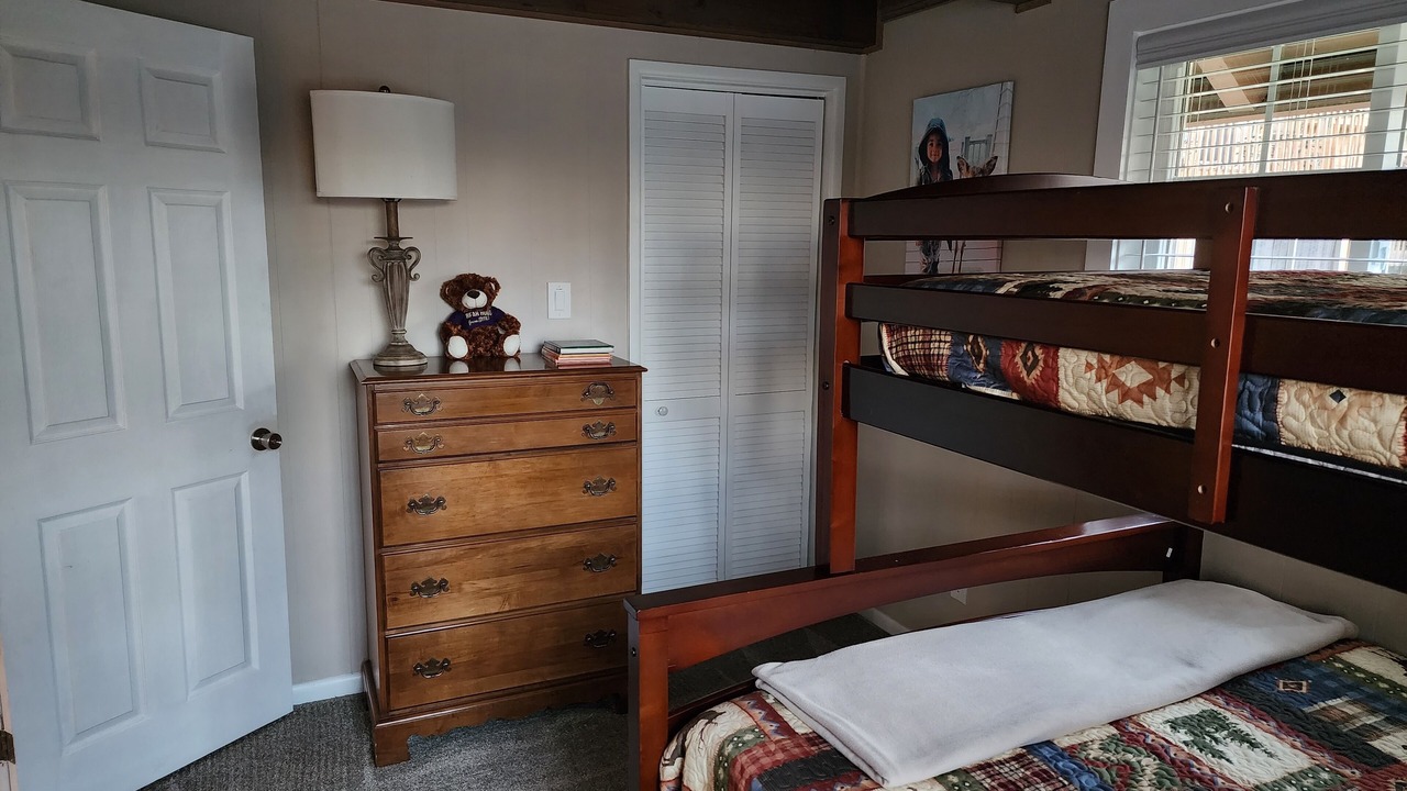 Photo of Bedroom in Massanutten