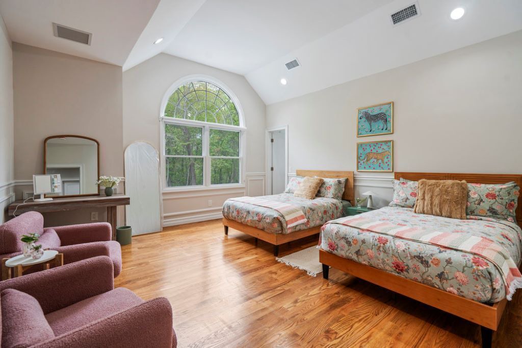 Photo of Bedroom in West Bay Shore