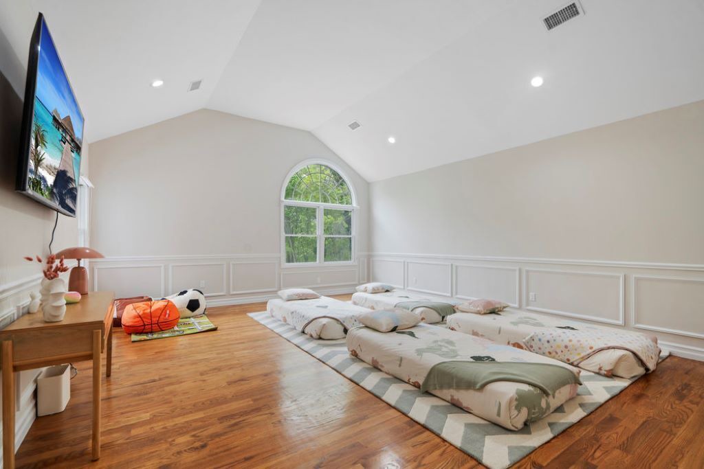 Photo of Bedroom in West Bay Shore