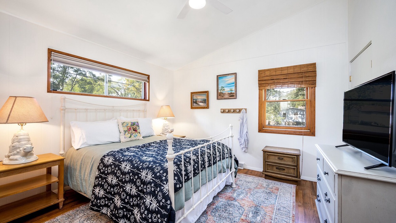 Photo of Bedroom in Miller Beach