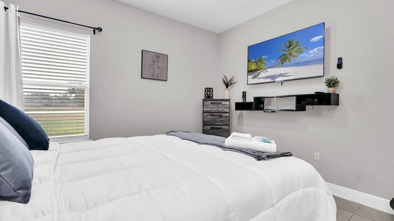 Photo of Bedroom in Poinciana
