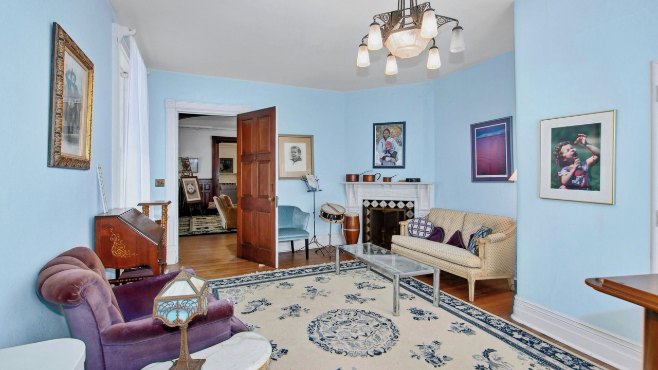 Photo of Livingroom in Newburgh