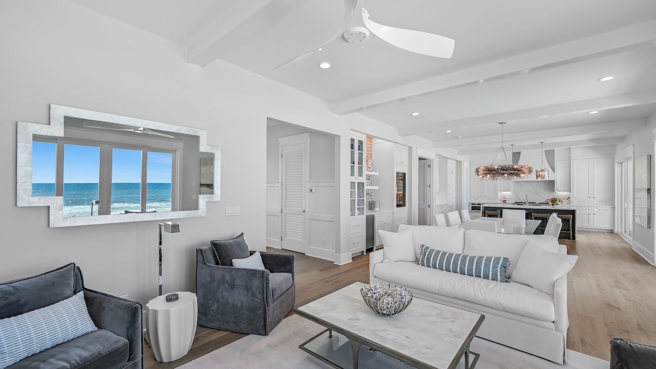 Photo of Livingroom in Dune Allen Beach