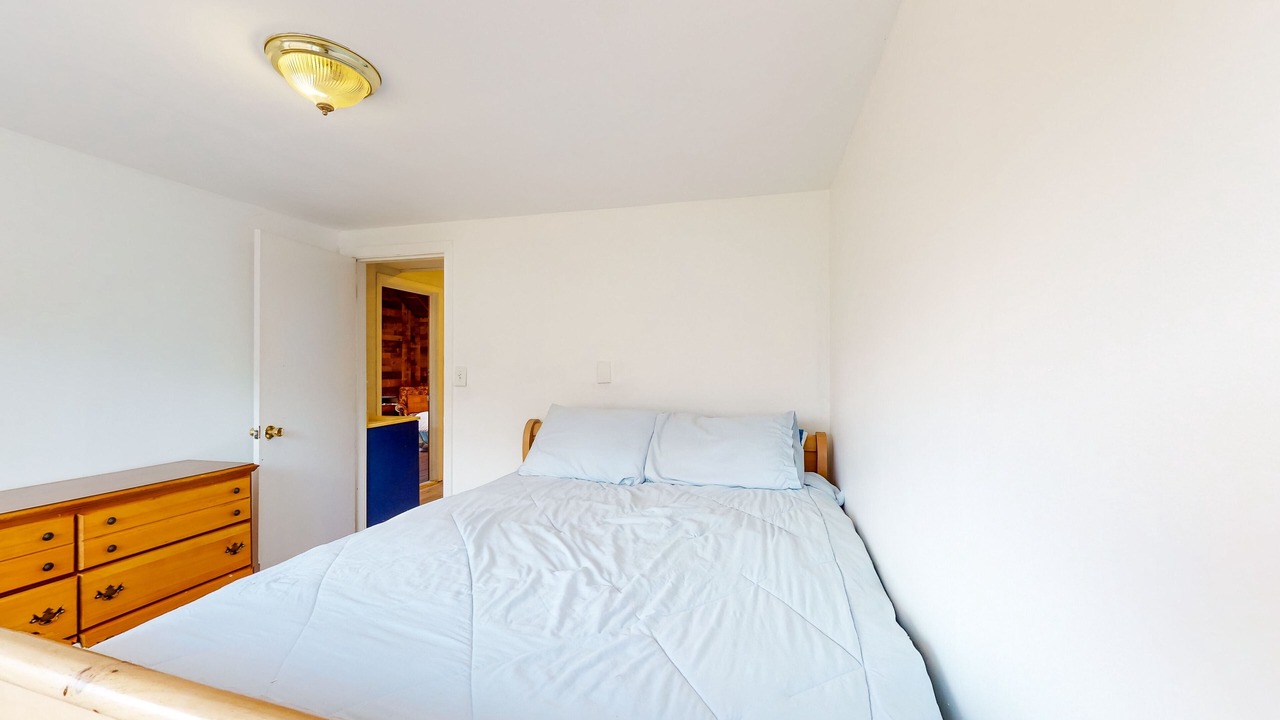 Photo of Bedroom in Cedar Bushes