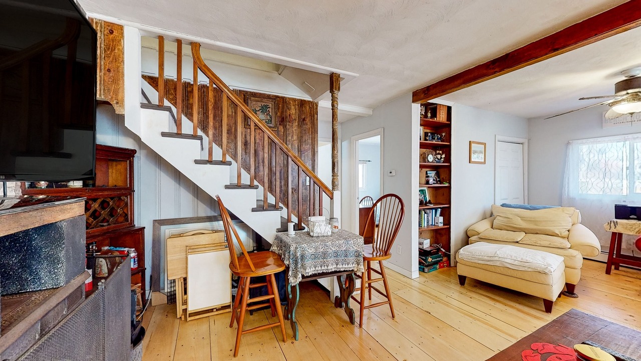 Photo of Livingroom in Cedar Bushes