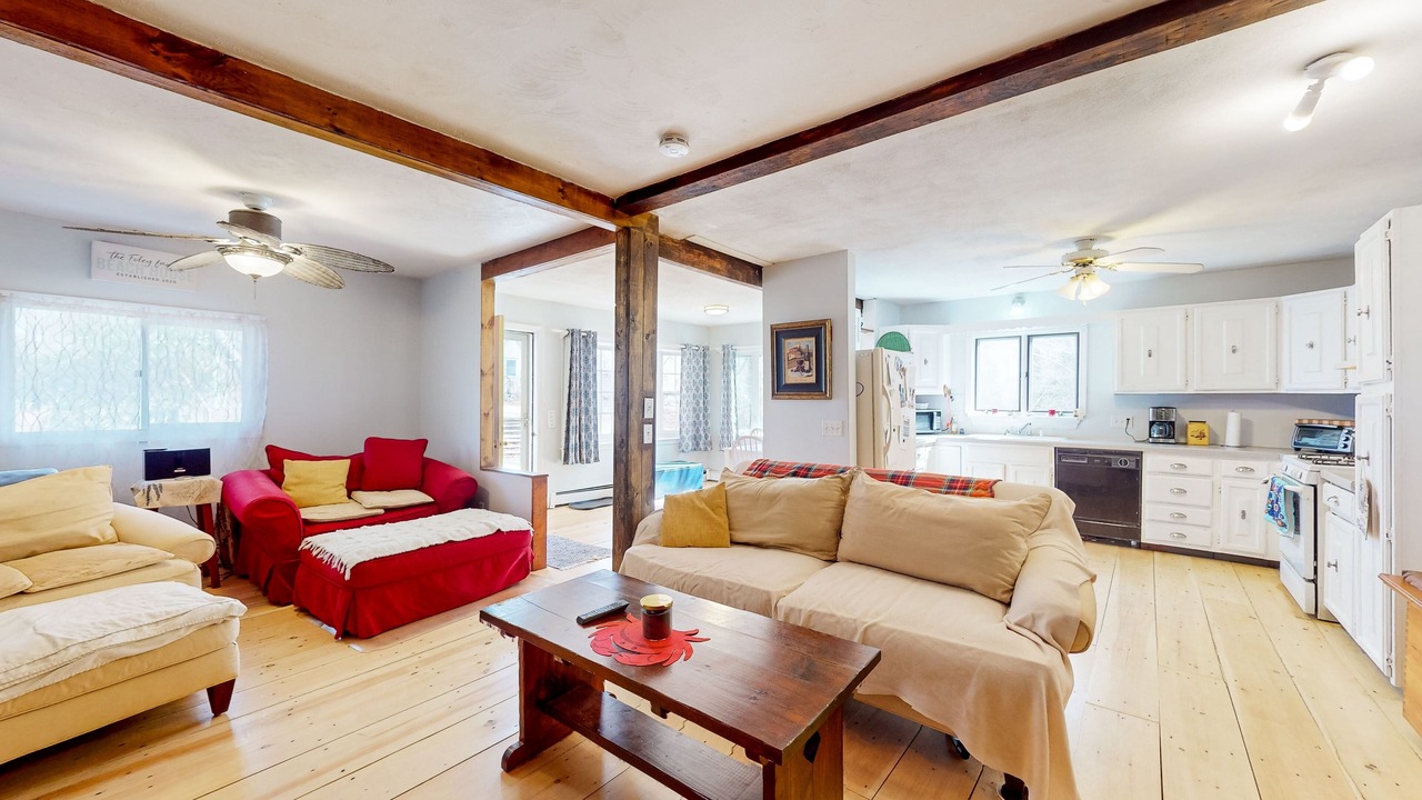 Photo of Livingroom in Cedar Bushes