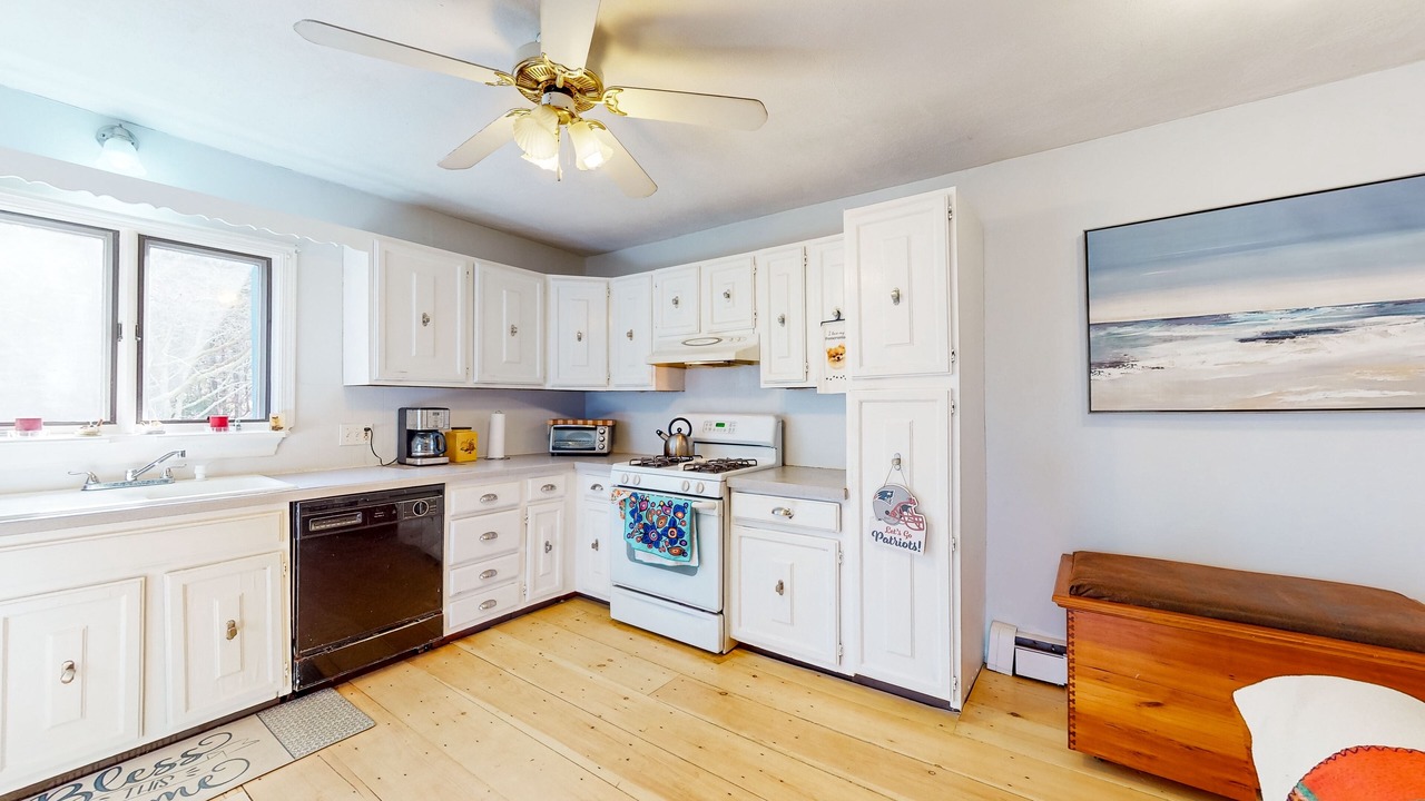 Photo of Kitchen in Cedar Bushes