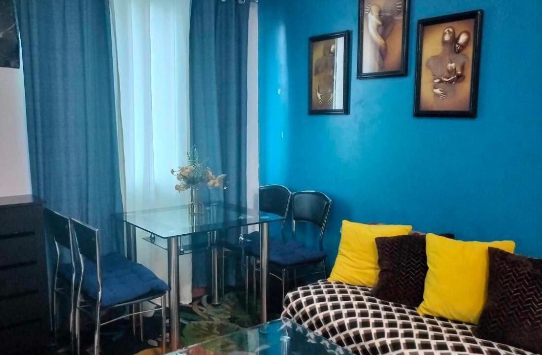 Photo of Livingroom in South Triangle