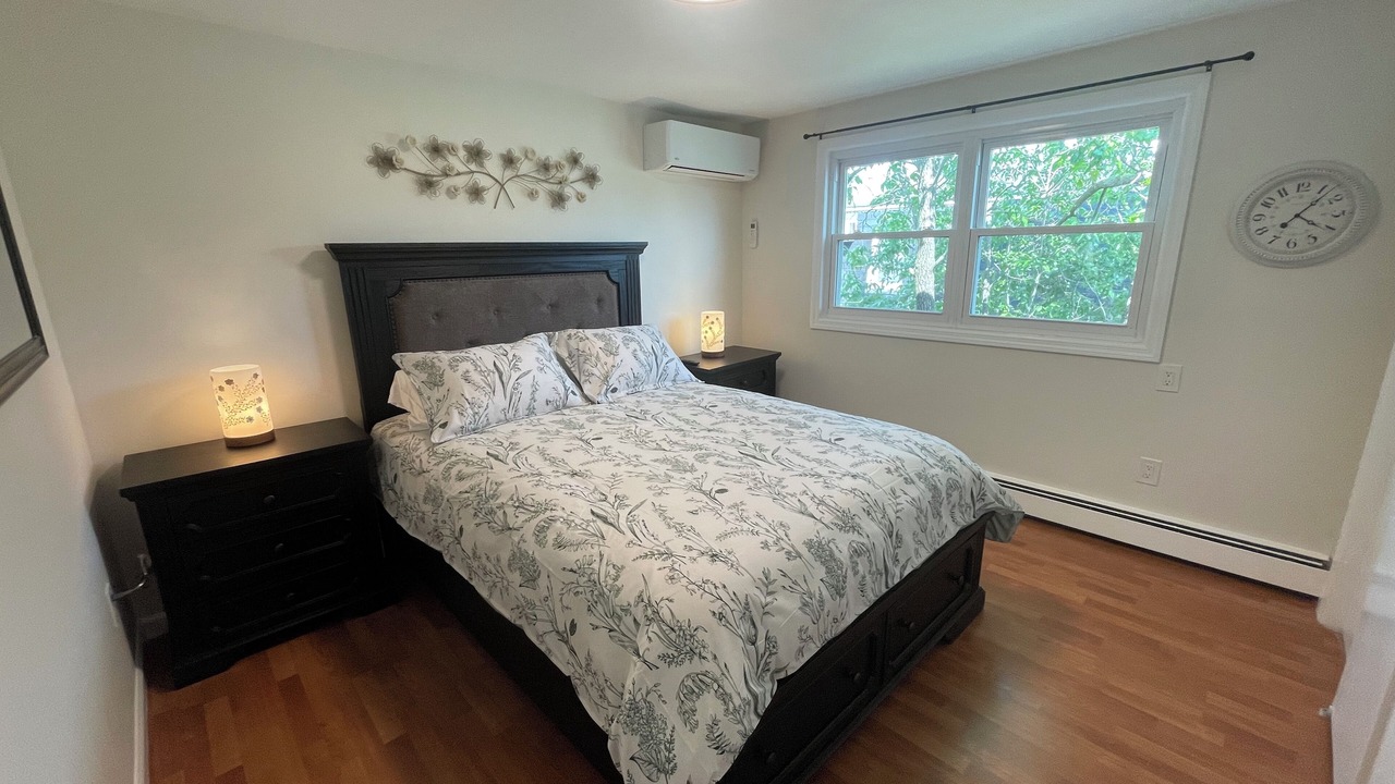 Photo of Bedroom in Farmingdale