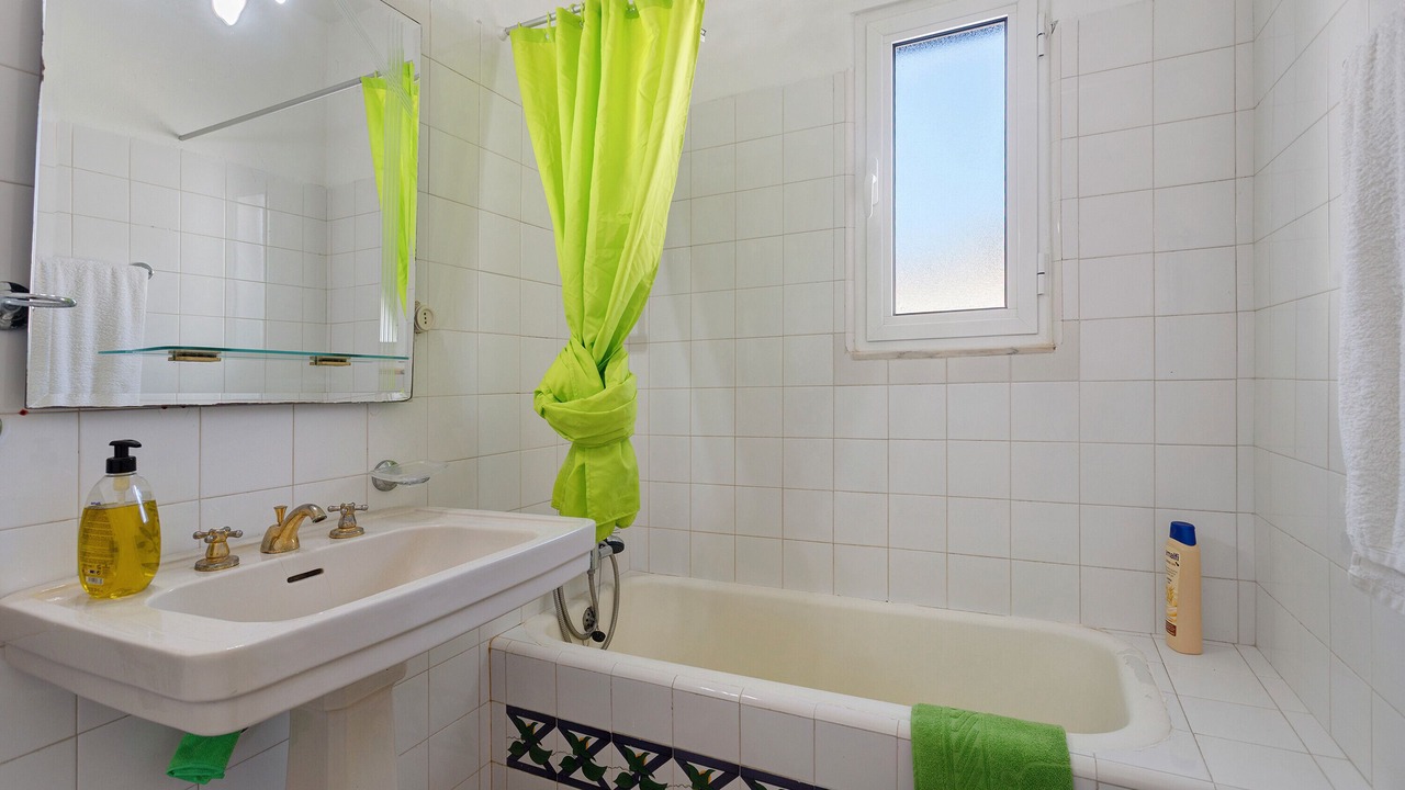 Photo of Bathroom in Alenquer