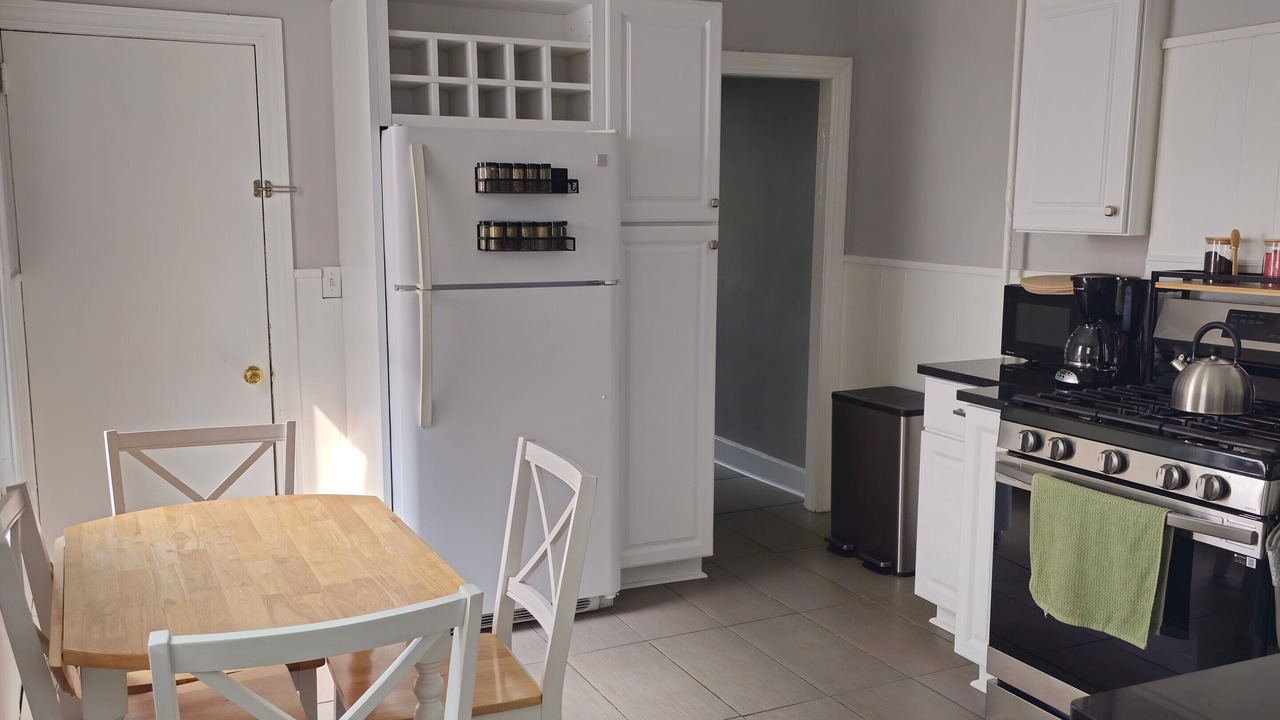 Photo of Kitchen in Thompson Square - Bunker Hill