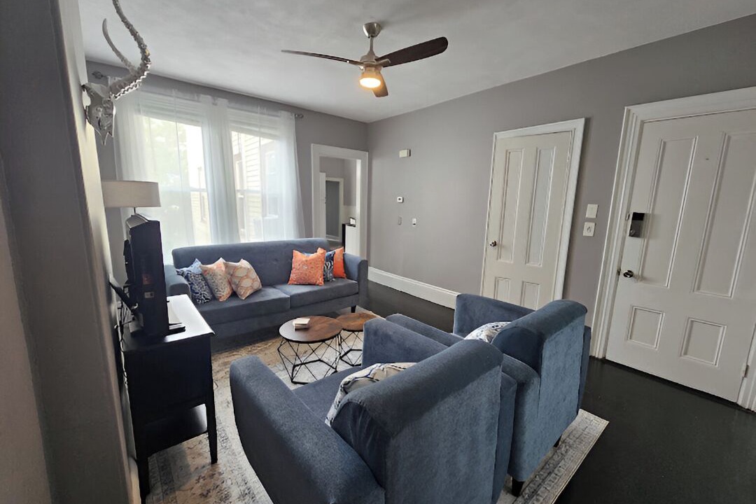 Photo of Livingroom in Thompson Square - Bunker Hill