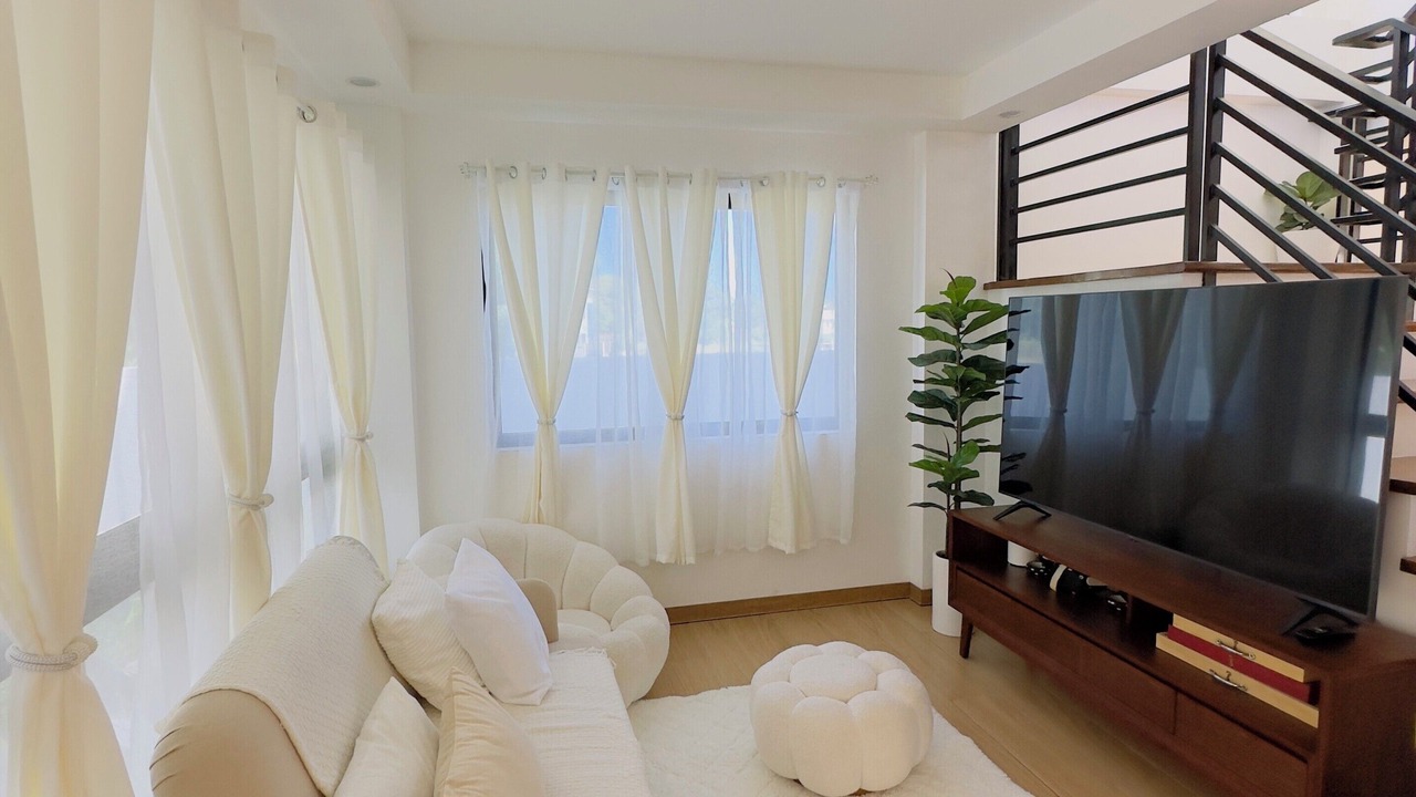 Photo of Livingroom in Buck Estate