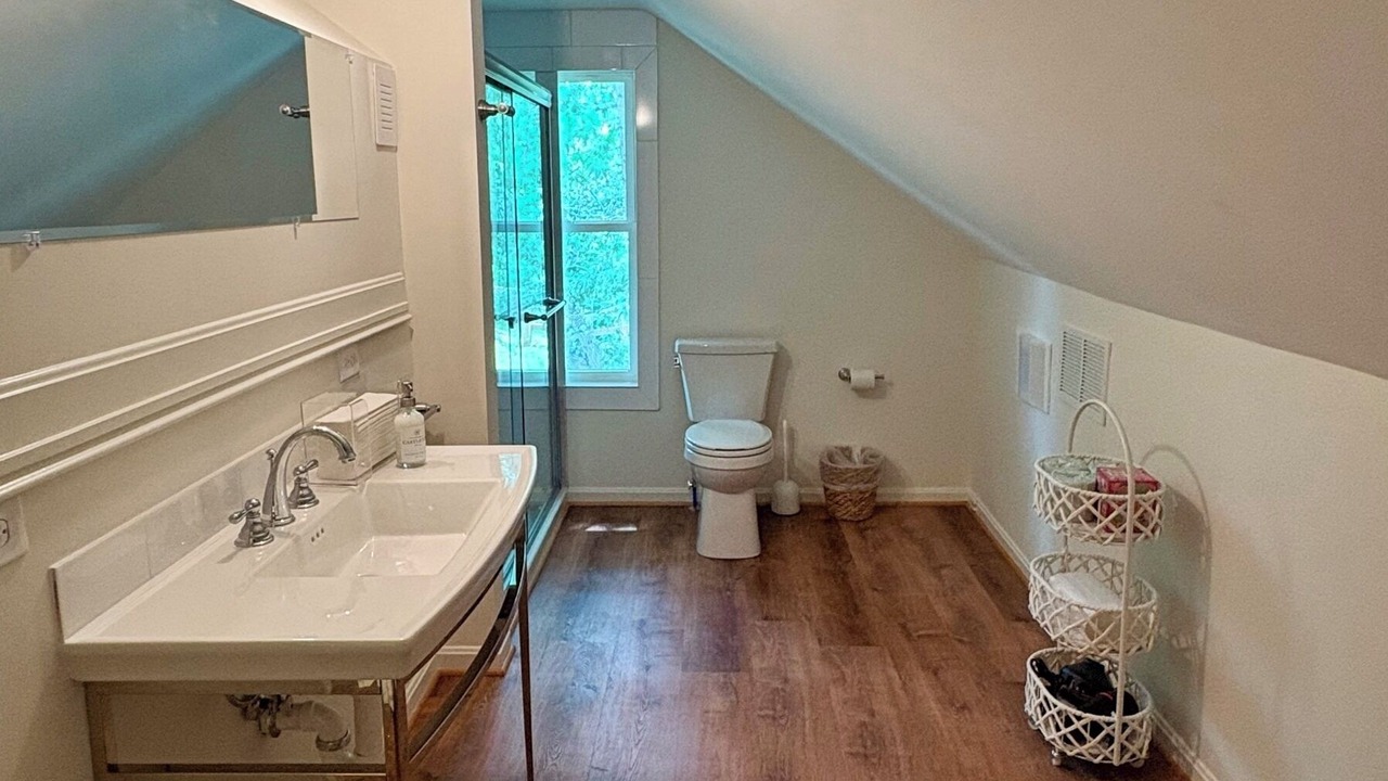 Photo of Bathroom in Castleton