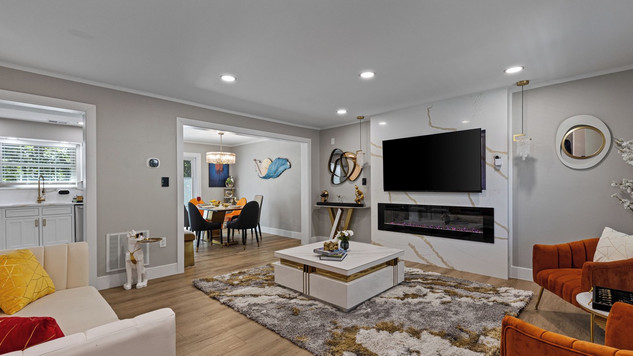 Photo of Livingroom in Lake Ridge