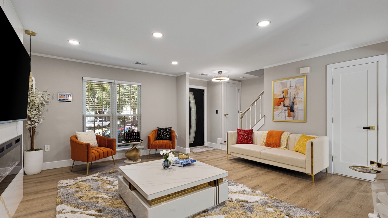 Photo of Livingroom in Lake Ridge