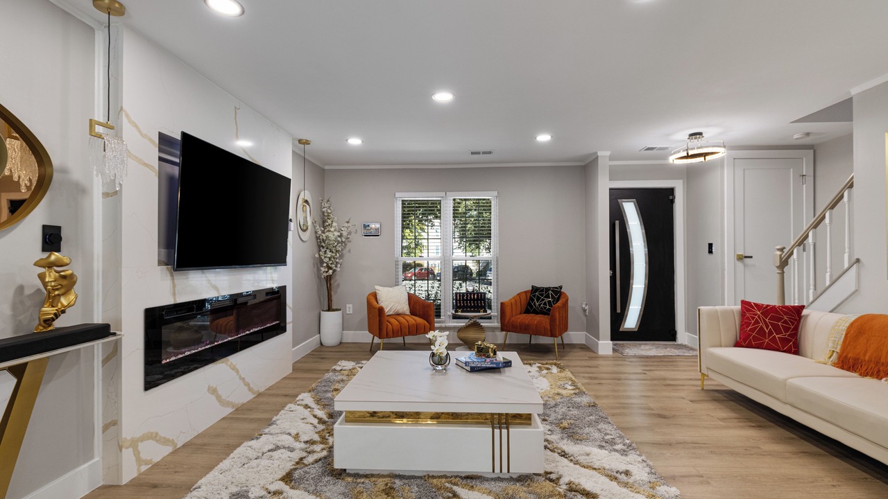 Photo of Livingroom in Lake Ridge