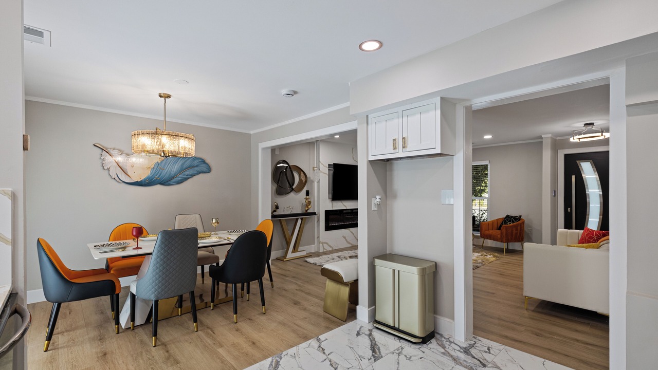 Photo of Livingroom in Lake Ridge