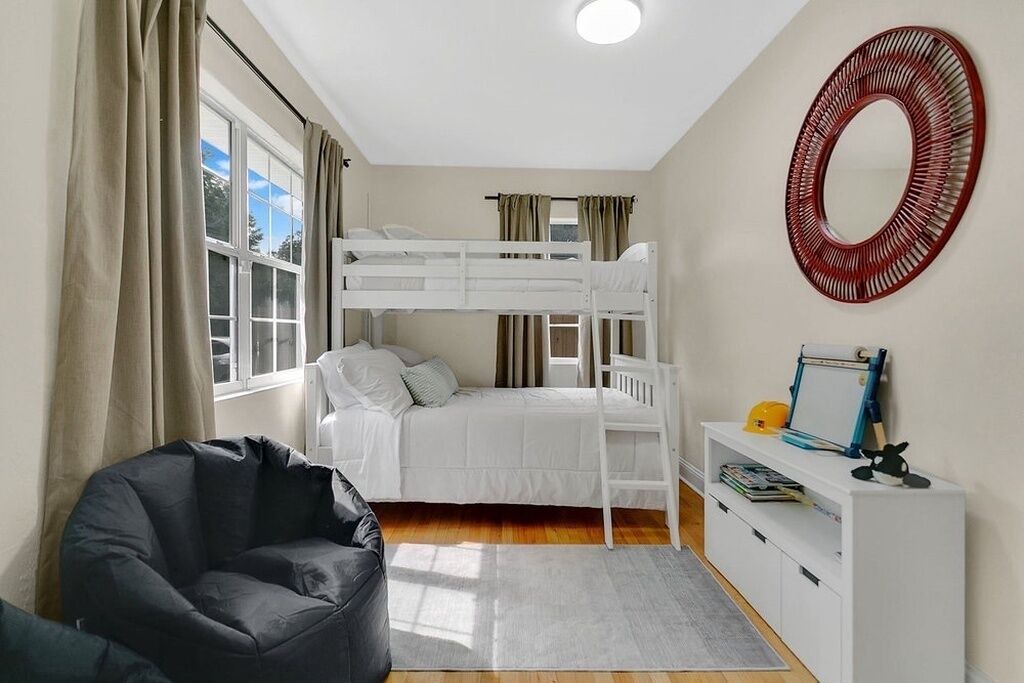 Photo of Bedroom in Pine Castle