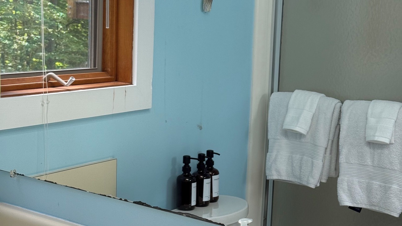 Photo of Bathroom in Pedlars Edge