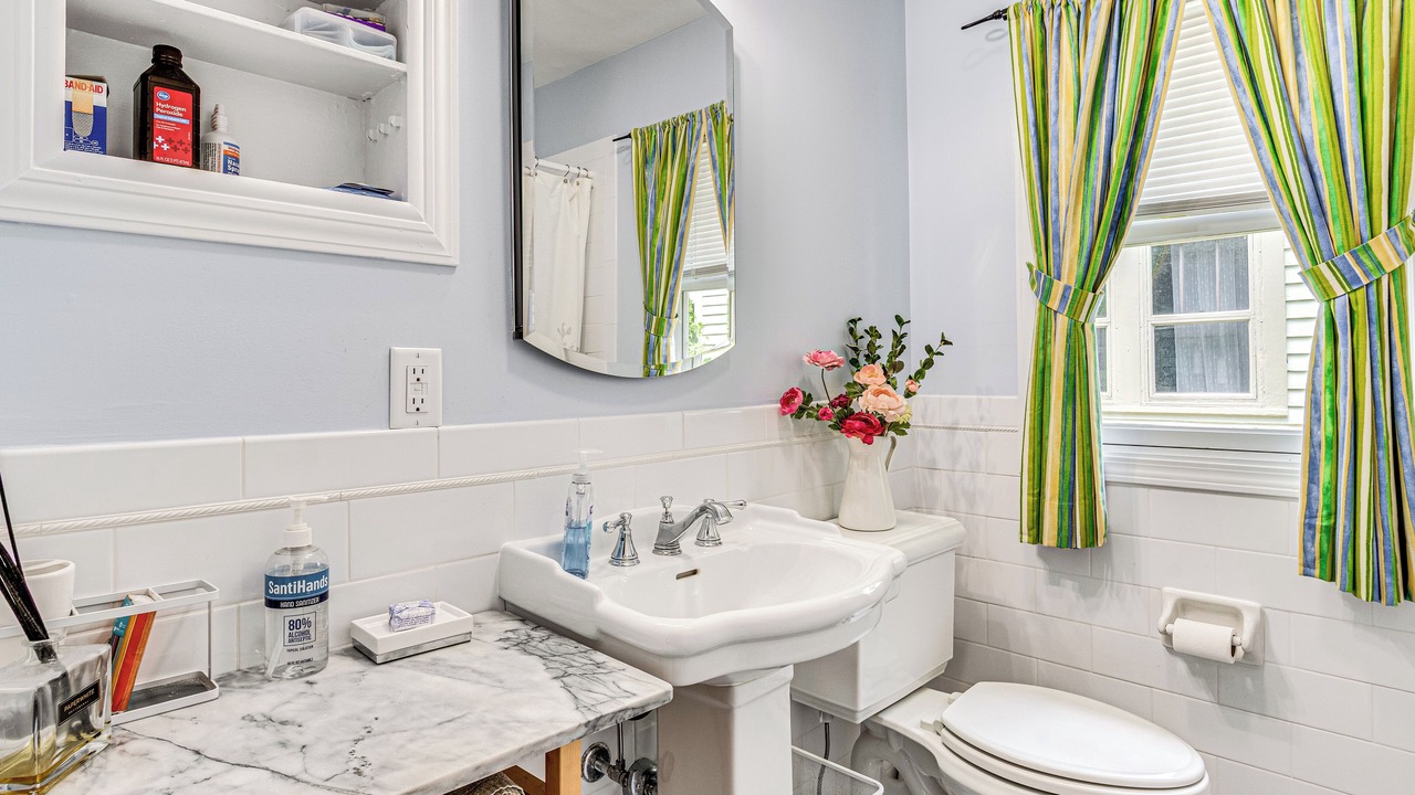 Photo of Bathroom in Speedway