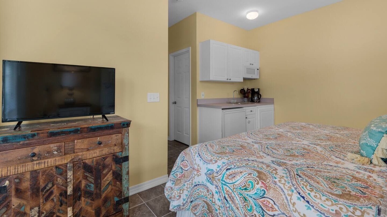 Photo of Bedroom in Crystal Beach