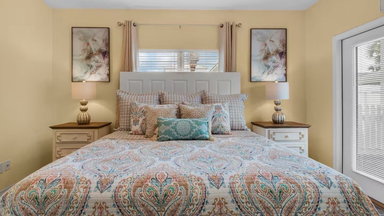 Photo of Bedroom in Crystal Beach