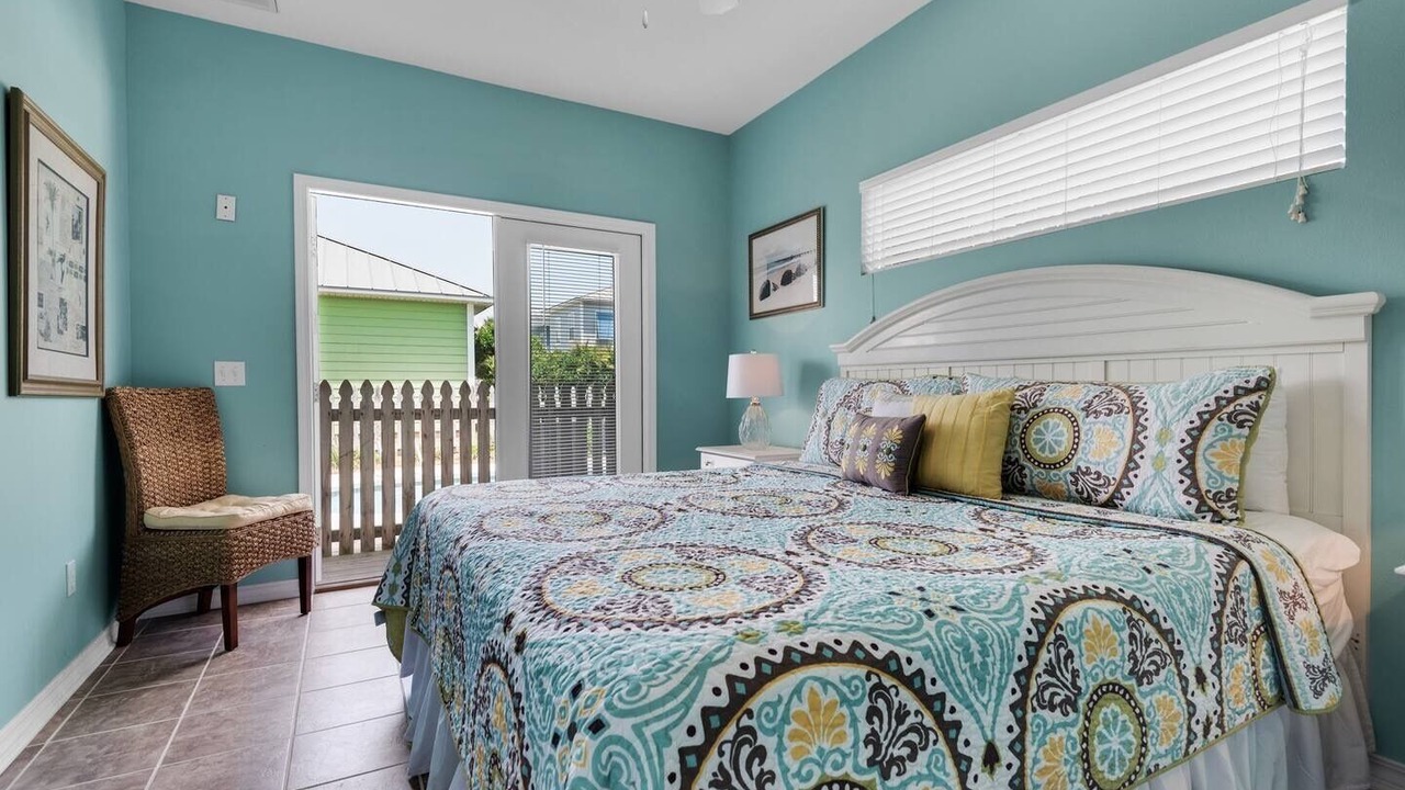 Photo of Bedroom in Crystal Beach