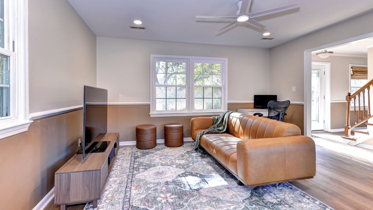 Photo of Livingroom in Central Newport News