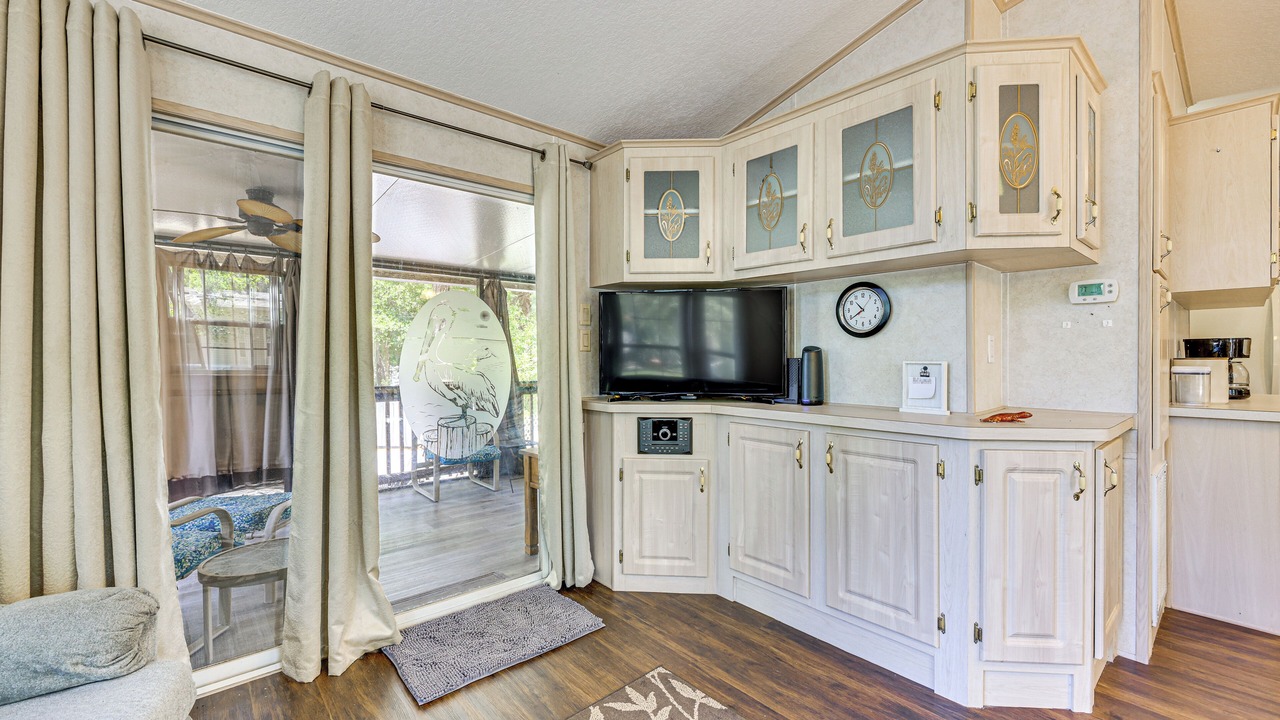 Photo of Livingroom in Salt Springs