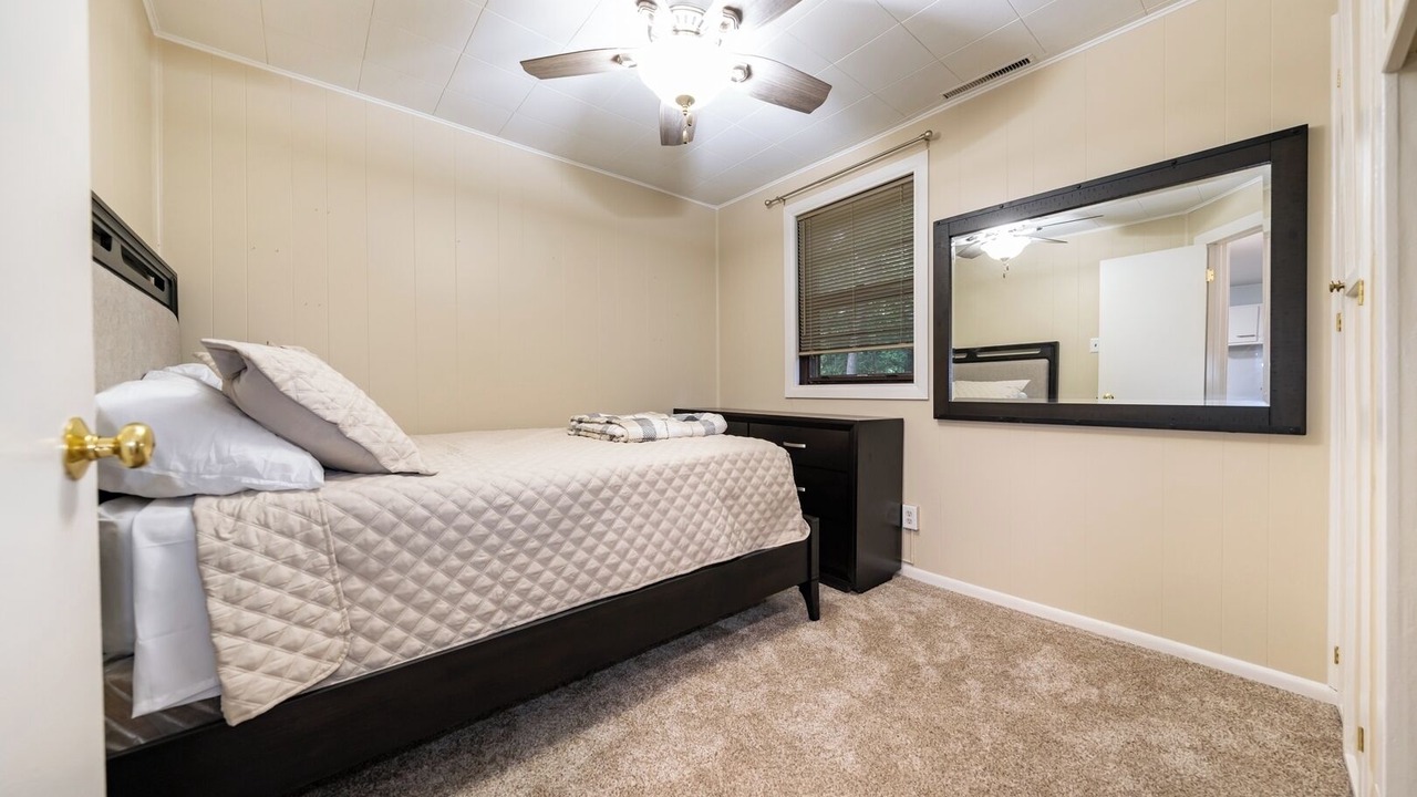 Photo of Bedroom in Miller Beach