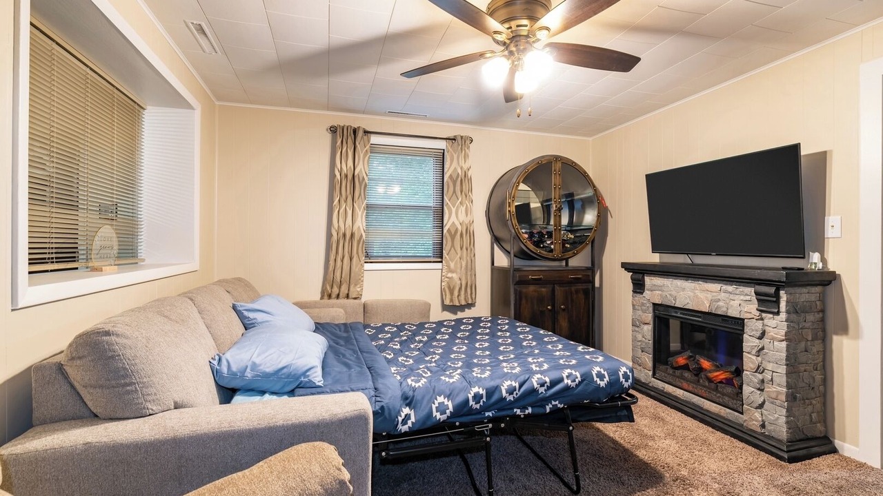 Photo of Bedroom in Miller Beach