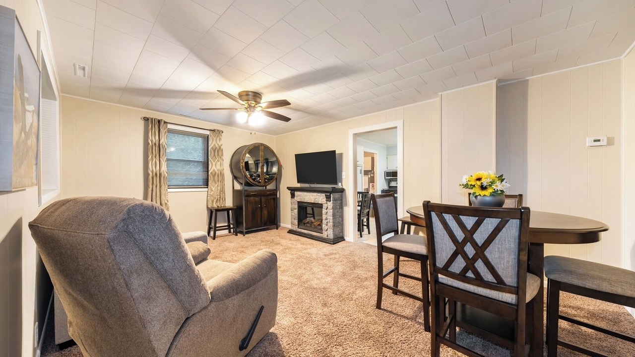 Photo of Livingroom in Miller Beach