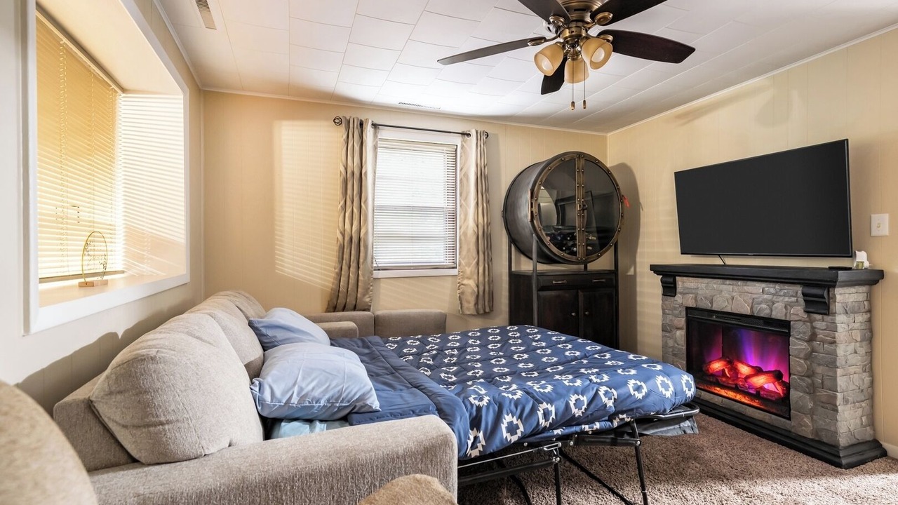 Photo of Bedroom in Miller Beach
